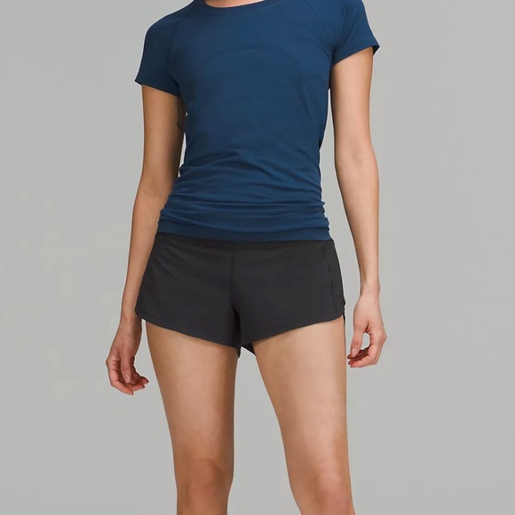 Speed Up Low-Rise Lined Short 2.5” - Picture 2 of 4